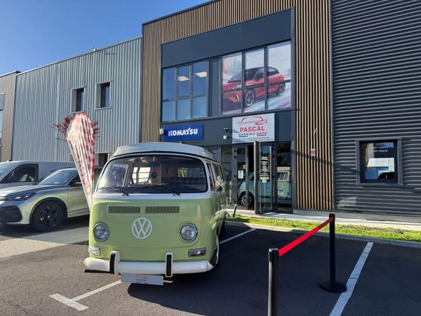 Façade et véhicule devant Pascal Apprieu Auto