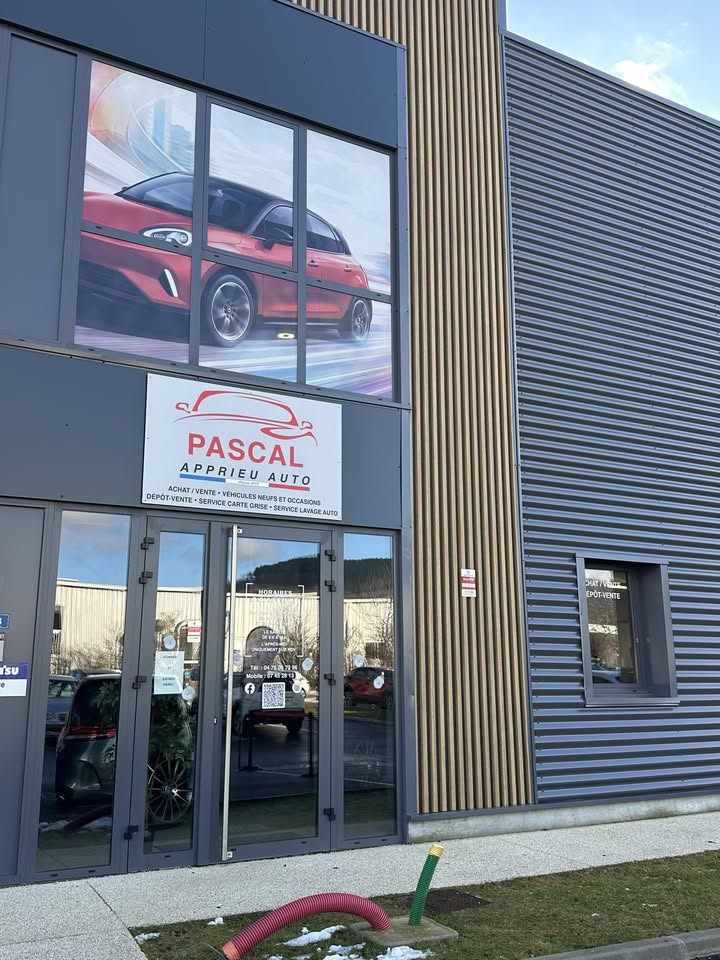 Les nouveaux locaux Pascal Apprieu Auto à Apprieu